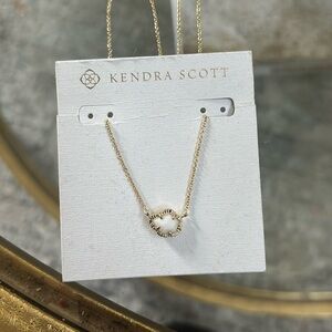 Kendra Scott necklace